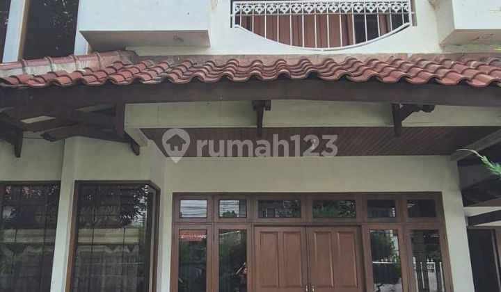 Rumah Mewah 2 Lantai Suasana Asri Lokasi Strategis di Pasar Minggu, Jakarta Selatan