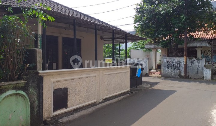 Rumah Bagus Posisi Hoek di Ampera, Jakarta Selatan 2