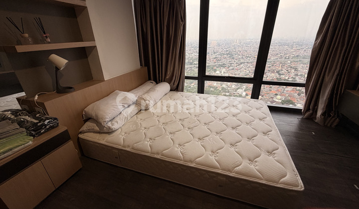 The Smith Apartment 1 BR Beautiful View Near Toll Gate Exit in Alam Sutera