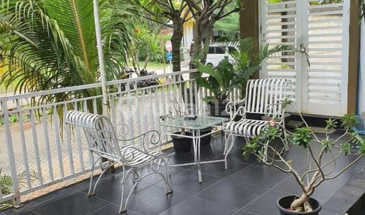 House with Swimming Pool Facilities in Emerald Bintaro 2