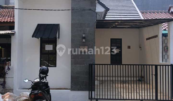 Ready-to-Occupy House in Graha Raya Bintaro, South Tangerang Ready-to-Occupy House in Graha Raya Bintaro, South Tangerang