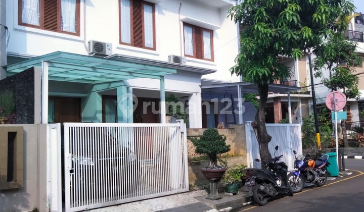 Rumah Siap Huni di Bintaro Jaya Sektor 3A Rumah Siap Huni di Bintaro Jaya Sektor 3A