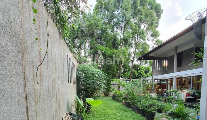 Rumah Lama dan Terawat di Veteran, Bintaro 2