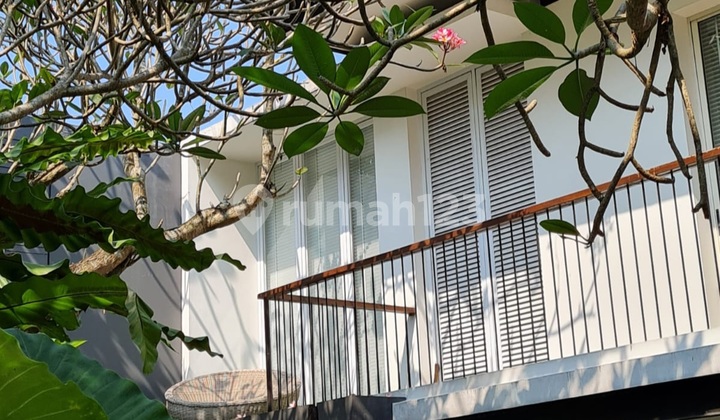 Ready-to-Live House Around Bintaro Jaya Sector 9