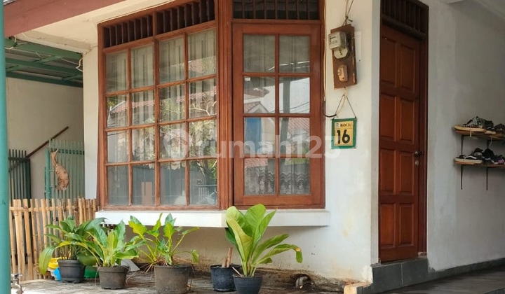 Ready-to-Occupy House in Bintaro Jaya Sector 3 Ready-to-Occupy House in Bintaro Jaya Sector 3