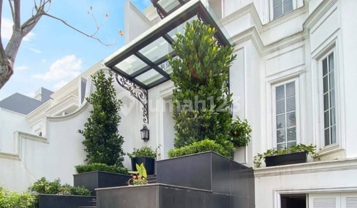 Rumah Siap Huni dan Full Furnished di Menteng, Jakarta Pusat