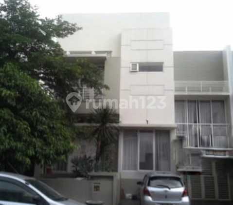 Ready-to-Live House in Kebayoran Bintaro, Bintaro Jaya Sector 7 Ready-to-Live House in Kebayoran Bintaro, Bintaro Jaya Sector 7