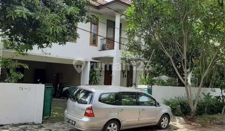 Rumah Lama dengan Swimming Pool di Bintaro Jaya Sektor 2 Rumah Lama dengan Swimming Pool di Bintaro Jaya Sektor 2