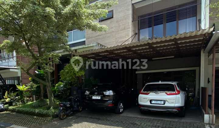 Rumah Brand New dengan Swimming Pool di Kebayoran Bintaro