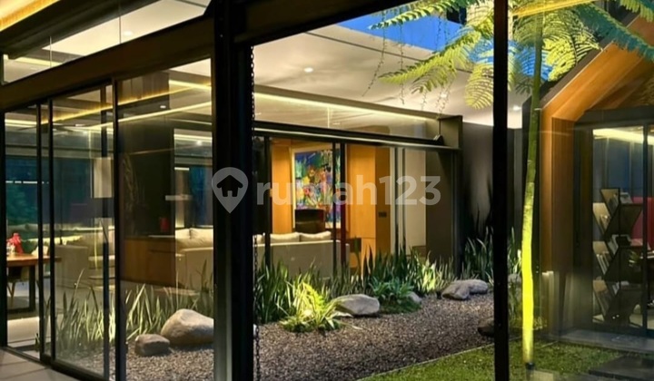 Ready-to-Occupy House in Brawijaya, Kebayoran Baru 2