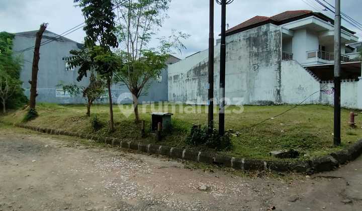 Ready-to-Build Plot in Bintaro Jaya Sector 6 Ready-to-Build Plot in Bintaro Jaya Sector 6