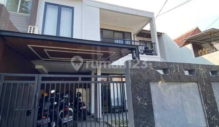 House Suitable for Business or Boarding in Bintaro Jaya Sector 5