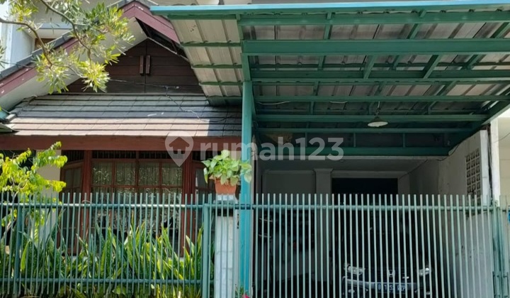 Ready-to-Occupy House in Bintaro Jaya Sector 3 Ready-to-Occupy House in Bintaro Jaya Sector 3