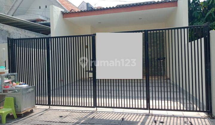 Rumah Pusat Kota di Tembok Lor Dekat Pgs, Toll Dupak, Stasiun Pasar Turi Siap Huni code Dvogk 