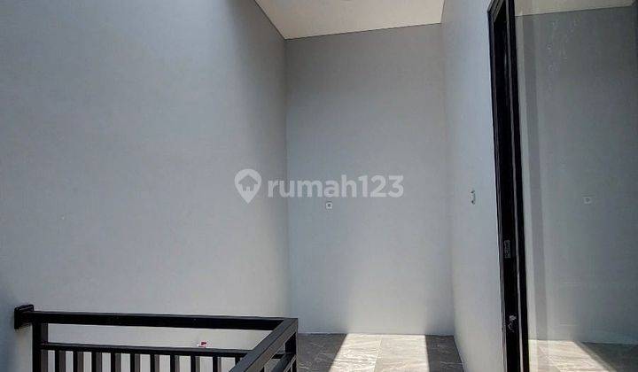 Rumah Baru 2 Lantai di Mulyosari Minimalis, Spek Mewah Dekat Pakuwon City code Dndgk  2