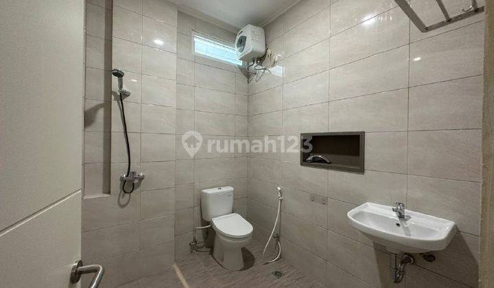 Rumah Minimalis di Gayungsari, bagus, full renov (code : DNDGK) 2