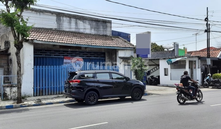 Rumah Usaha Jl. Trunojoyo Bangkalan Madura