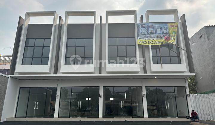 Ready-to-Use Shop House in Bekasi, 3 Floors Facing Main Road – Only 2 Units Left