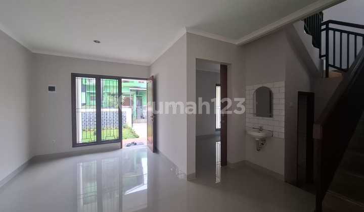 Rumah 2 Lantai Dibekasi Dkt Stasiun Lrt 2