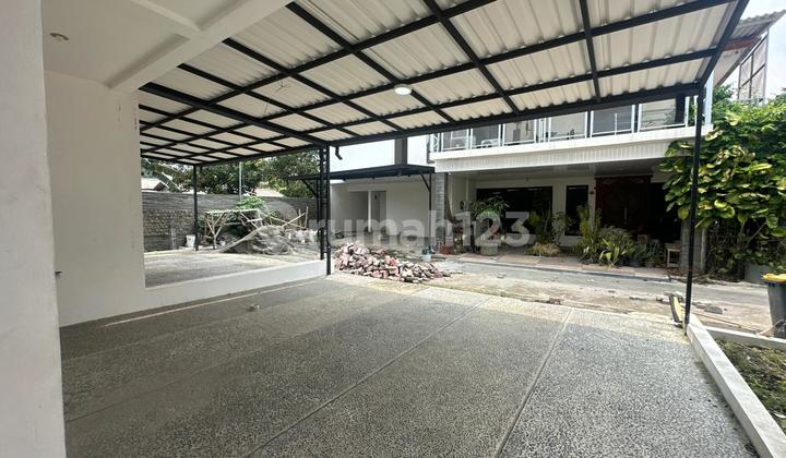 Rumah 2 Lantai Dijaksel, Lokasi Strategis, Pusat Perkantoran