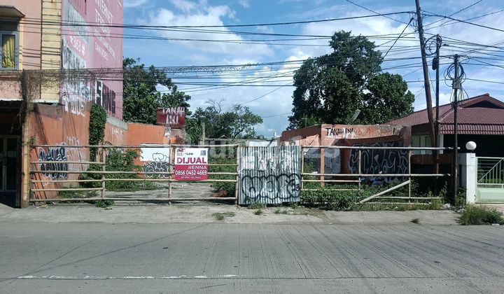 Land by the Road, Strategic Location