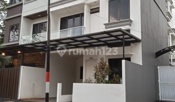 Di Jual Rumah Murah Cantik 3 Lantai Di Jln Rasela Johar Baru
