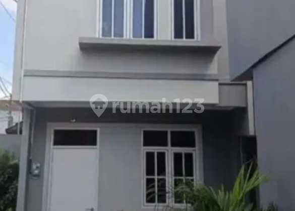 Affordable and Beautiful 2-Story House with 2 Bedrooms in Central Jakarta, Kebun Kosong Kemayoran Affordable and Beautiful 2-Story House with 2 Bedrooms in Central Jakarta, Kebun Kosong Kemayoran