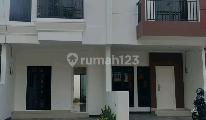 Rumah Cantik dan Murah 2 Lantai di Jln Ekonomi Jakarta Pusat