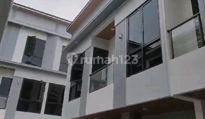 Rumah Design Kekinian 3 Lantai di Johar Baru Jakarta Pusat