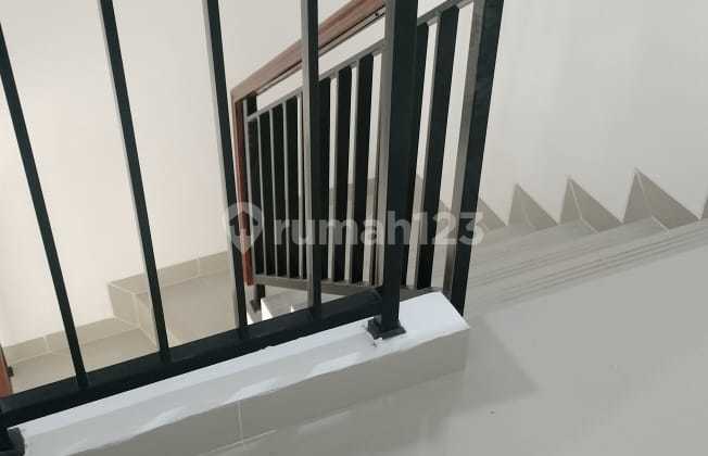 Rumah Modern 2 Lantai Tidak Banjir di Percetakan Negara 11 Jakpus 2