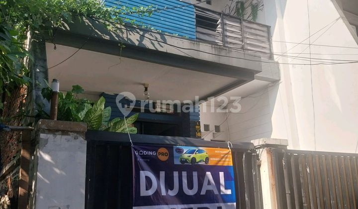 Rumah Cantik Minimalis. Lingkungan Aman Bebas Banjir Rumah di Rawamangun