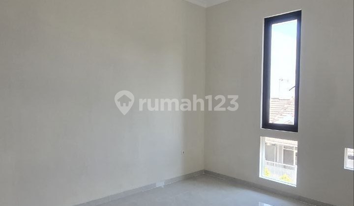 Klampis Semolo New Gress Minimalist Strategic Good House 2