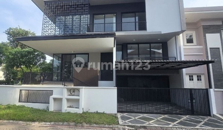 Rumah Pakuwon City New Gress Minimalis Modern Kontemporer