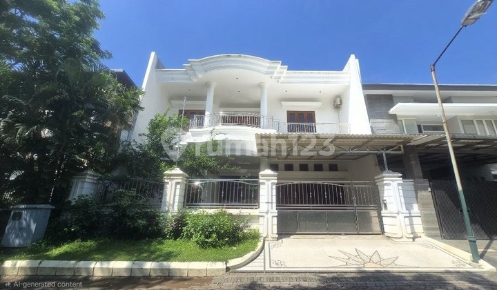 Rumah Pakuwon City 2 Lantai Strategis, Bagus 1