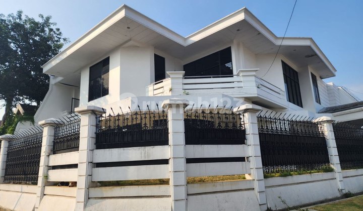 Rumah Dharmahusada Strategis Siap Huni Sudah Renovasi