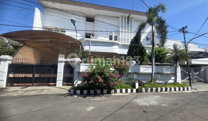 Manyar Kertoarjo House STRATEGIC, WELL-MAINTAINED FAVORITE