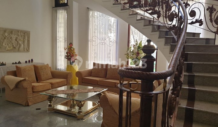 Rumah Pakuwon City Villa Royal STRATEGIS BAGUS