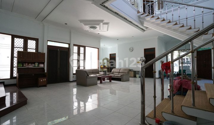 Rumah Dharmahusada Indah Siap Huni Terawat Furnish