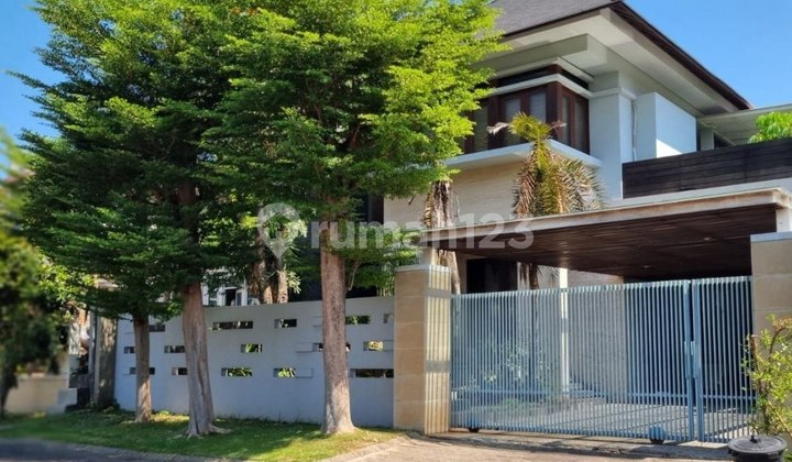 Rumah Pakuwon City Villa Westwood Mewah Konsep Villa. Ada Kolam Renang. Dinding Luar Travertine Lantai Marmer. Strategis Bagus