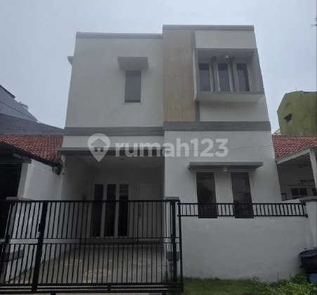 Rumah Pakuwon City GRIYA ASRI NEW GRESS MINIMALIS  TRATEGIS
