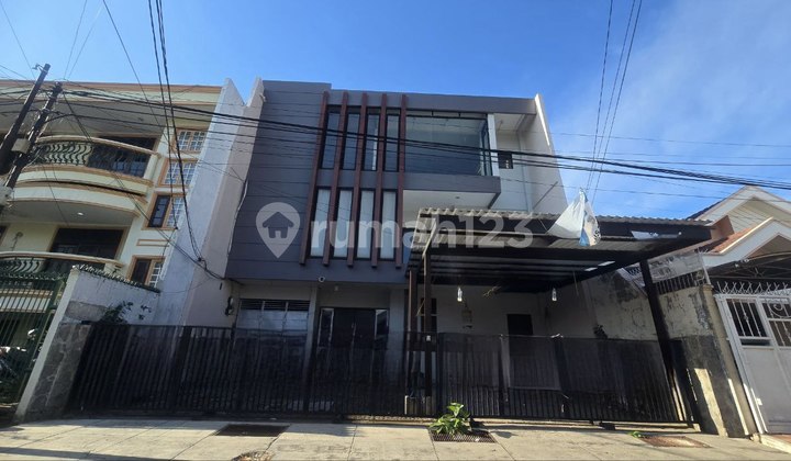 Rumah Dharmahusada Indah Strategis, Bekas Kantor Dekat Galaxy Mall