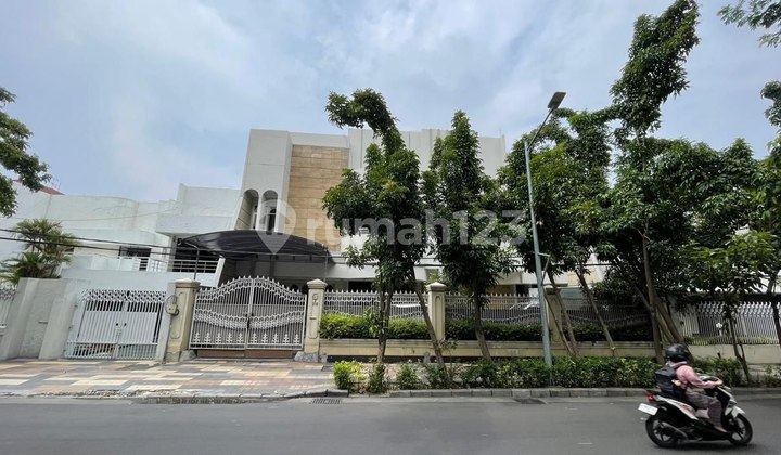 Rumah Nol Jl Raya Dharmahusada Indah Cocok untuk Tempat Tinggal / Cafe / Resto / Kantor