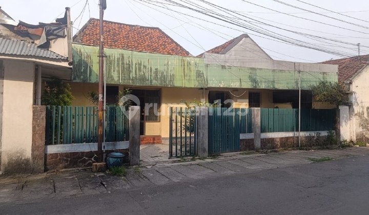 Hitung Tanah Rumah Makam Peneleh Strategis Cocok Utk Usaha bisa Passive Income