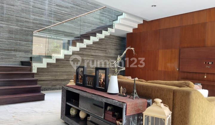 Rumah Pakuwon City Villa Westwood Mewah Konsep Villa. Ada Kolam Renang. Dinding Luar Travertine Lantai Marmer. Strategis Bagus 2