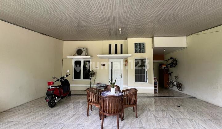 Jual Cepat Rumah Luas 196 Ada Kolam Renang Posisi Depan Taman Area Strategis Dekat Dengan Toll 2