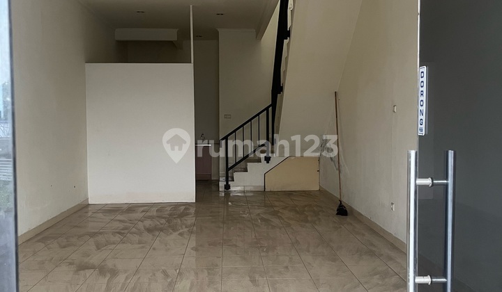 Lake View Shop House for Rent in Grand Wisata, Suitable for Offices 2