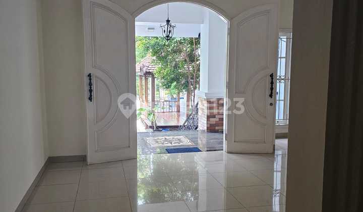 Disewakan Rumah Strategis Bebas Banjir 3 Lantai di Tebet Jaksel 2