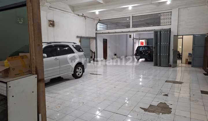 Main Road Shophouse on Gatot Subroto, Bandung 2