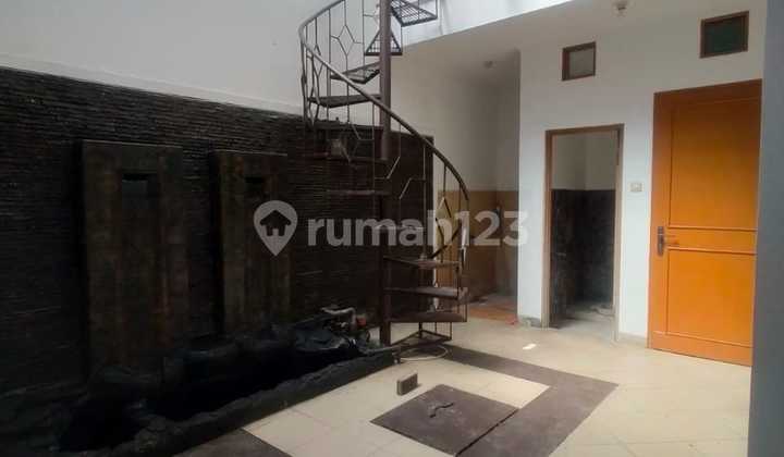 For Sale/Rent Ready-to-Occupy House in Batununggal, Bandung