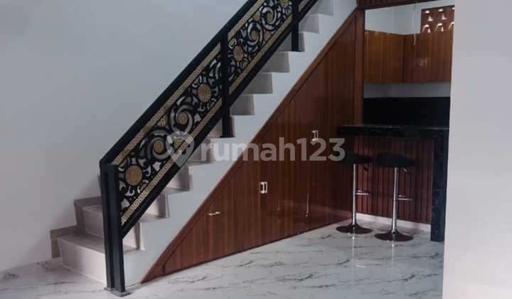 A Comfortable Modern Move-in Ready House in Kopo Permai, Bandung 2